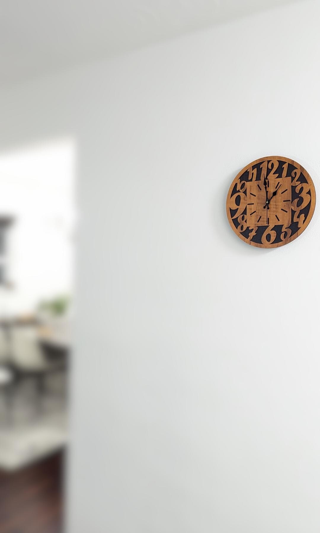 Rustic Modern Wooden Wall Clock with 3D Carved Numbers, Silent Quartz Movement, Large Decorative Wall Art for Living Room Kitchen Office